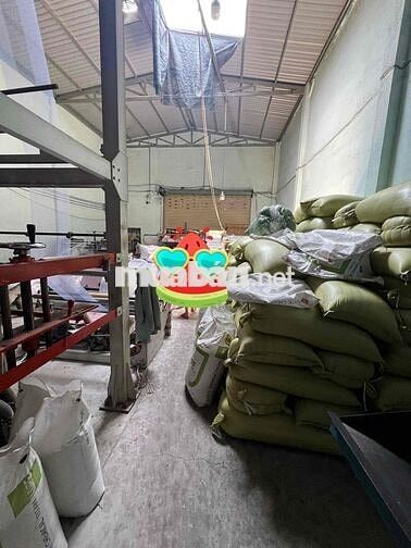 CẦN CHO THUÊ KHO - XƯỞNG MẶT TIỀN ĐƯỜNG GẦN CHỢ ĐẦU MỐI