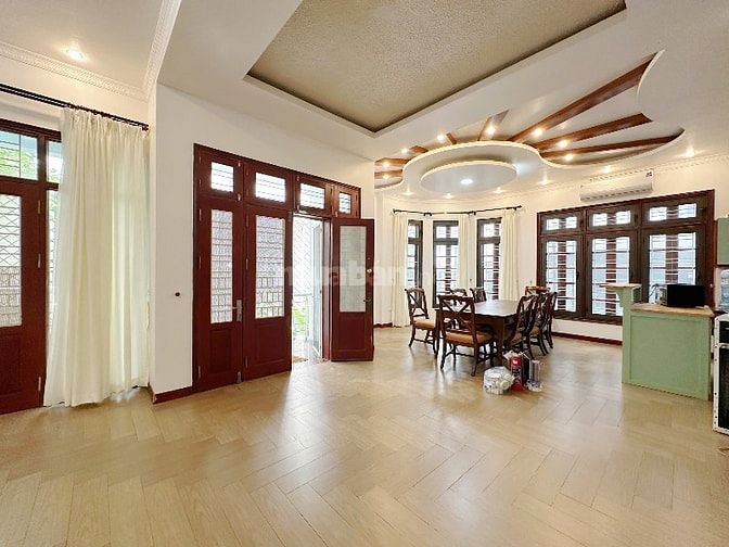 🏡 CHO THUÊ BIỆT THỰ CAO CẤP – TÂY HỒ, HÀ NỘI