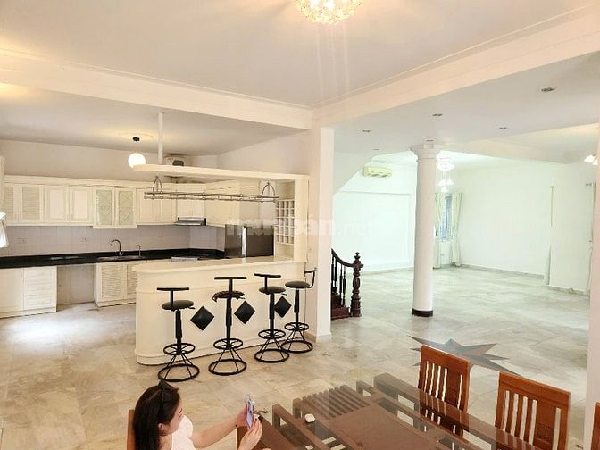 🏡 CHO THUÊ BIỆT THỰ CAO CẤP – TÂY HỒ, HÀ NỘI