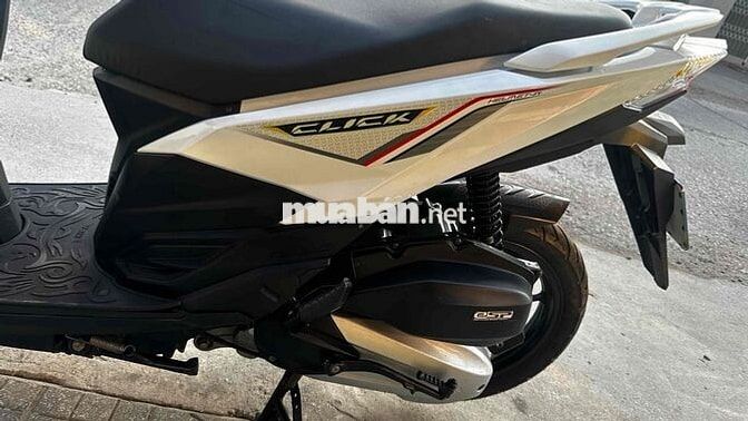 Honda Click Thái 2015 Trắng đen ( hỗ trợ góp )