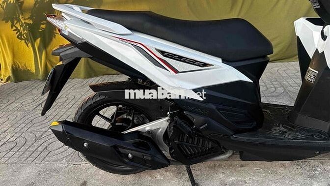Honda Click Thái 2015 Trắng đen ( hỗ trợ góp )