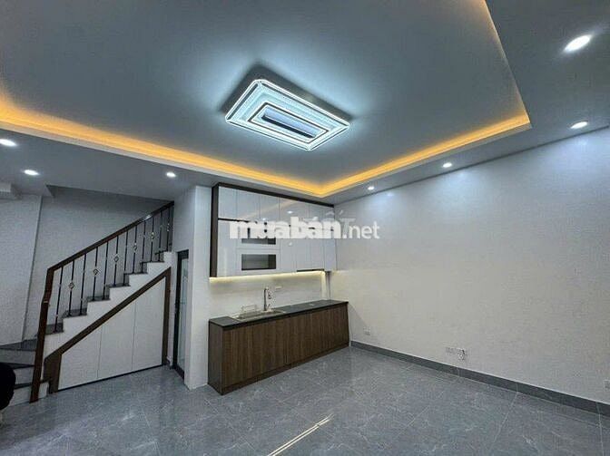 Hồ Tùng Mậu , Lô góc, Ngõ Thông Oto, khu sinh viên kinh doanh đỉnh