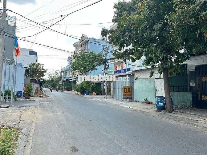 BÁN ĐẤT MT DT 4.1x15m Giá 5.2 Tỷ TL Đg Trần Thị Năm p.T.C.Hiệp  Q12