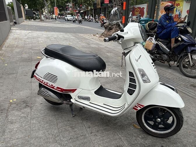 Piaggio Vespa GTS 125- 3V.ie 2016 Trắng