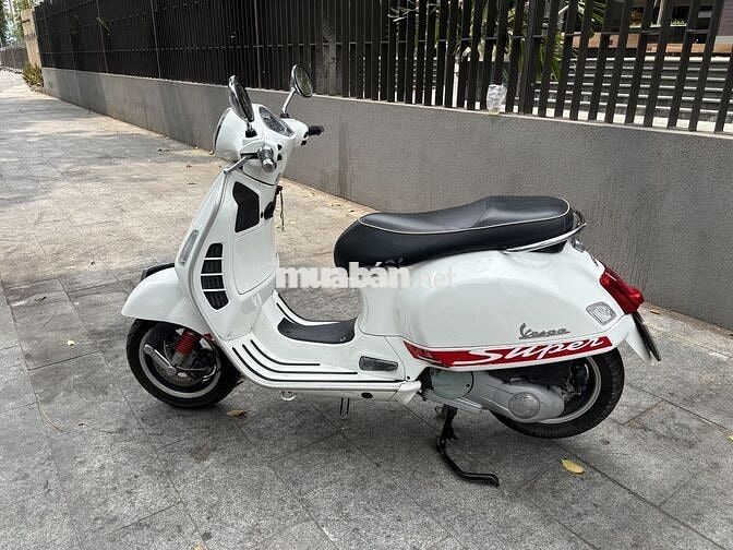 Piaggio Vespa GTS 125- 3V.ie 2016 Trắng