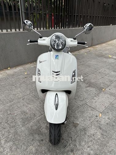 Piaggio Vespa GTS 125- 3V.ie 2016 Trắng