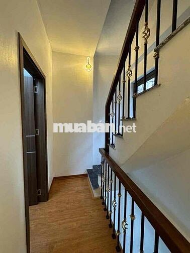 Nhà Mới Cầu Giấy 40m2 - 5 Tầng - Ở Ngay - Kinh Doanh - Ngõ Thông - Vip