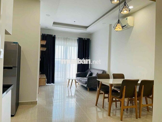 Cho thuê căn hộ 2pn 2wc đầy đủ nội thất view đường số 7 tầng 11