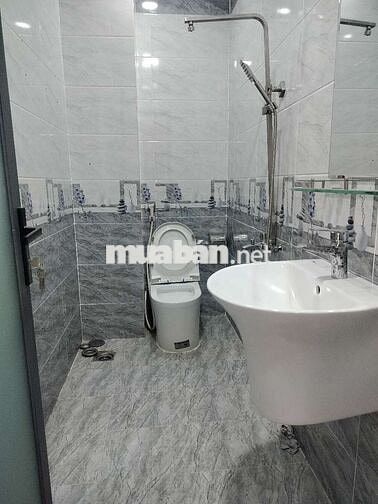 Chủ đi định cư nước ngoài nên cần bán nhà
