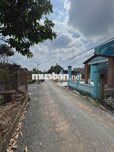 Bán lô góc giá ngộp, mặt tiền đường nhựa rộng 115,5m2, SHR
