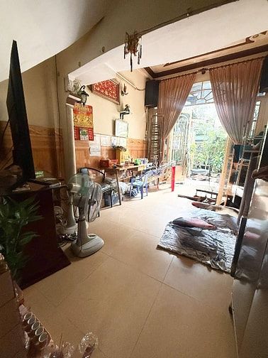 QUẬN 11 GIÁP QUẬN 10, GIẢM SÂU NHỈNH 5T 42M2 3 TẦNG 4PN.