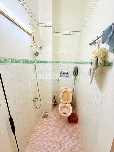 QUẬN 11 GIÁP QUẬN 10, GIẢM SÂU NHỈNH 5T 42M2 3 TẦNG 4PN.