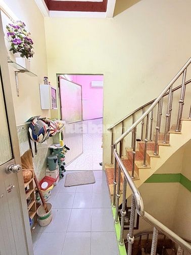 QUẬN 11 GIÁP QUẬN 10, GIẢM SÂU NHỈNH 5T 42M2 3 TẦNG 4PN.