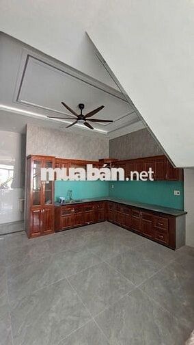 Bán nhà mặt tiền Đông Minh, gần nhà thờ Dĩ An gần chợ Dĩ An