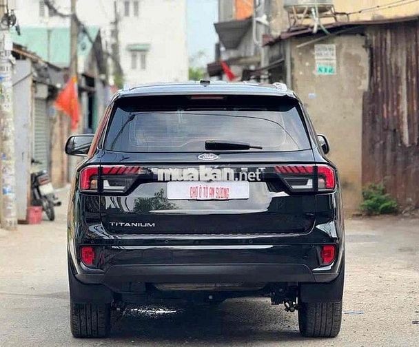 Bán Ford Everest 2022 Titanmium hỗ trợ bank