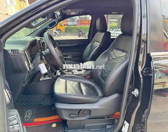 Bán Ford Everest 2022 Titanmium hỗ trợ bank