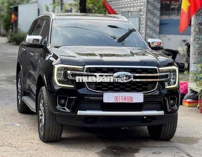 Bán Ford Everest 2022 Titanmium hỗ trợ bank