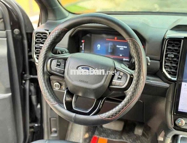Bán Ford Everest 2022 Titanmium hỗ trợ bank