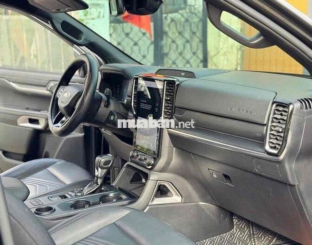 Bán Ford Everest 2022 Titanmium hỗ trợ bank
