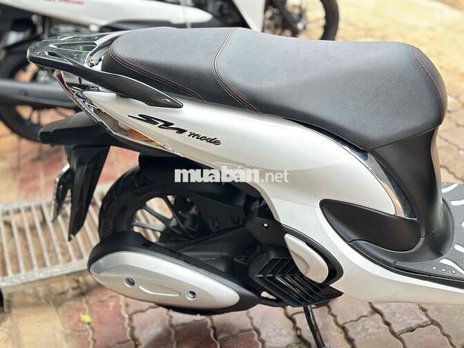 Honda SH Mode 2023 Trắng đen
