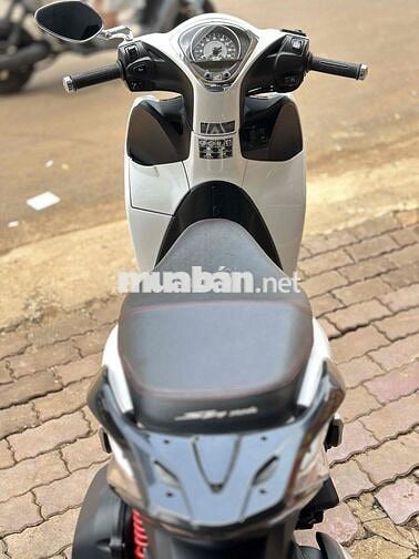 Honda SH Mode 2023 Trắng đen