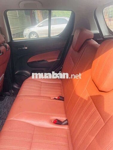 Suzuki Swift 2015 Trắng Đen