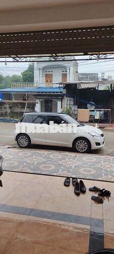 Suzuki Swift 2015 Trắng Đen