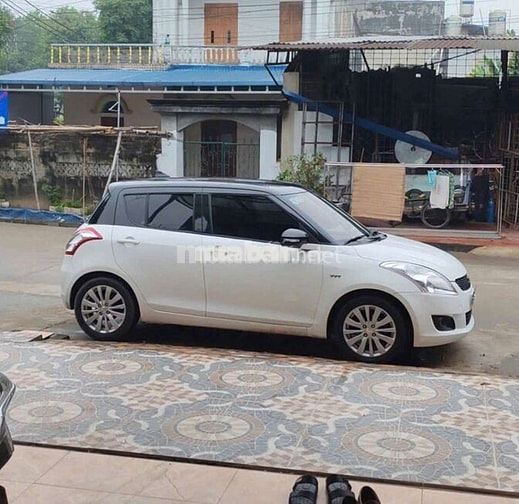 Suzuki Swift 2015 Trắng Đen