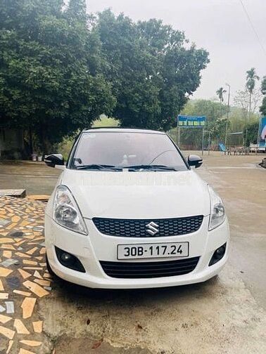 Suzuki Swift 2015 Trắng Đen