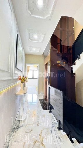 Bán Nhà Phố 4 Tầng Sân Thượng _ Có Thang Máy _ Đường 8M _ Sổ Riêng