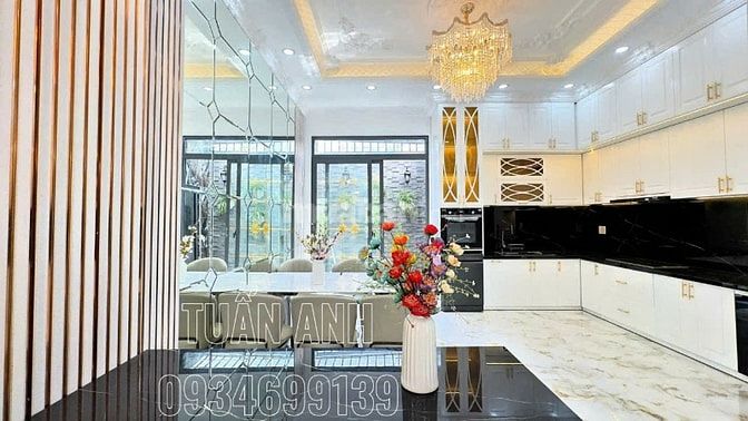 Bán Nhà Phố 4 Tầng Sân Thượng _ Có Thang Máy _ Đường 8M _ Sổ Riêng