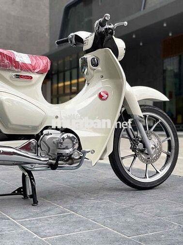 Honda Super Cub C125 Custom Edition