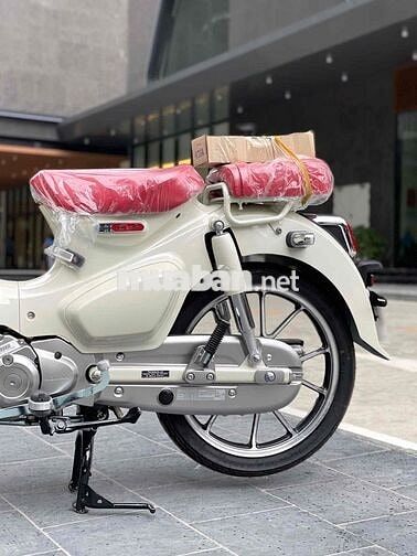 Honda Super Cub C125 Custom Edition