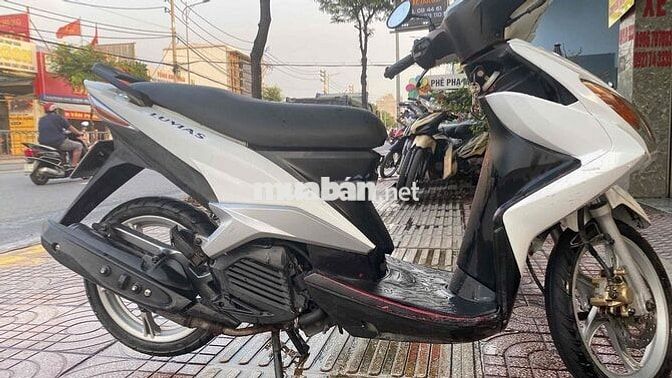 Yamaha Luvias 2012 màu Trắng