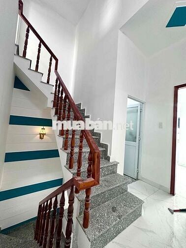 Bán nhanh nhà 80m2 - 465tr trệt lầu có sân thượng