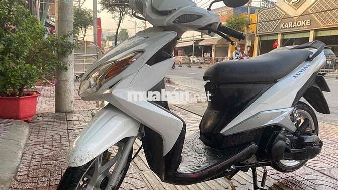 Yamaha Luvias 2012 màu Trắng