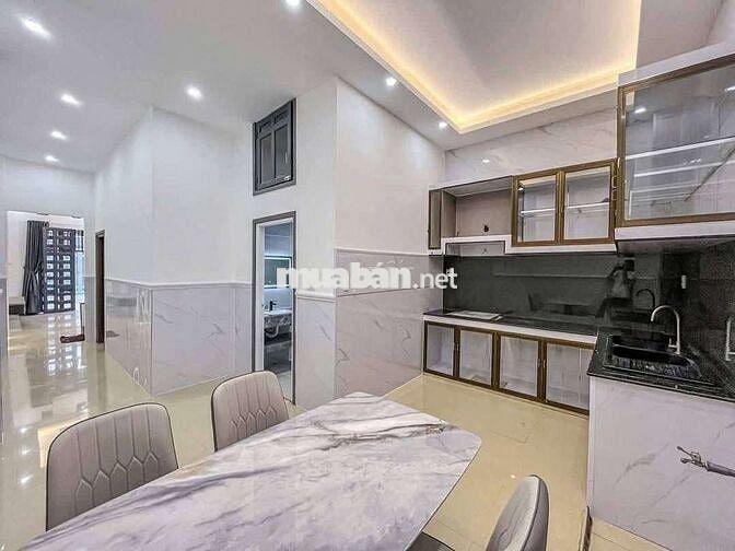 Bán nhà 1 trệt1 lầu sổ hồng riêng ngay chợ Bình Chánh giá 970triệu