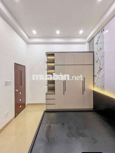 Bán nhà 1 trệt1 lầu sổ hồng riêng ngay chợ Bình Chánh giá 970triệu
