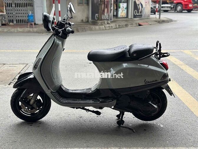 Piaggio Vespa LX V 125 Xám 2020