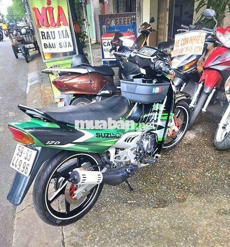 Suzuki Satria Xanh