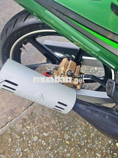Suzuki Satria Xanh