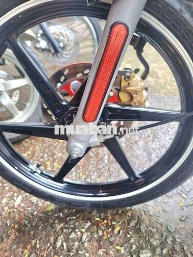 Suzuki Satria Xanh
