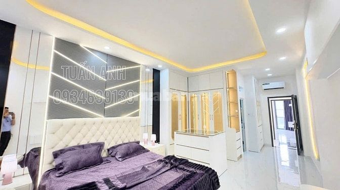Bán Nhà 3 Tầng Sân Thượng _ MT Đường 8m _ Ngay Trung Tâm Thị Trấn NB