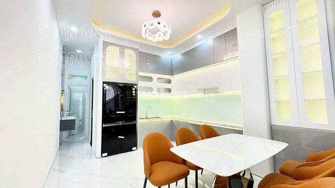 Bán Nhà 3 Tầng Sân Thượng _ MT Đường 8m _ Ngay Trung Tâm Thị Trấn NB