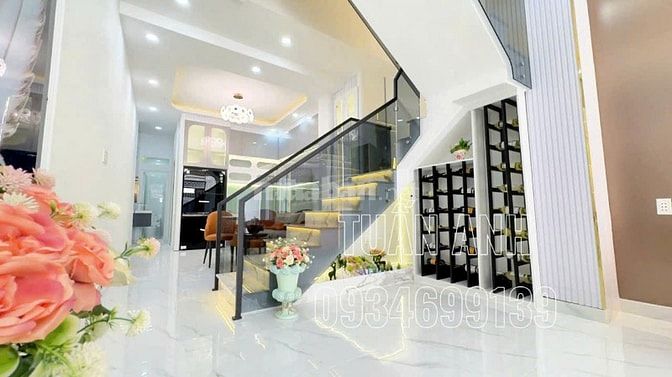 Bán Nhà 3 Tầng Sân Thượng _ MT Đường 8m _ Ngay Trung Tâm Thị Trấn NB