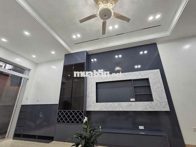 52m, 4 tầng, 10,2 tỷ Trung tâm Đống Đa
