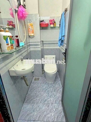 nhà bán mặt tiền đường 10m 2 lầu có sổ hồng