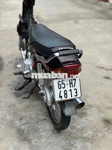 Honda Dream màu Tím