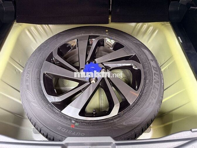Toyota Raize 2024 Vàng đen 5.800 km