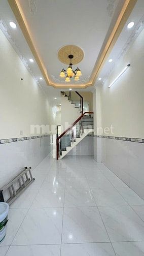 Bán Đất Tặng 2 Căn Nhà Riêng Biệt _ DT 6m x 20m _ Sổ Riêng _ Long Hậu